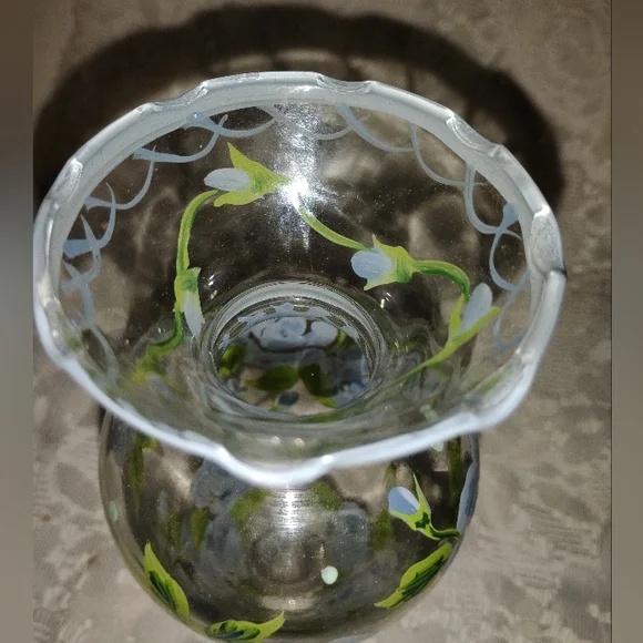 Tracey Porter handpainted glass vase. Vintage collectable blue flowers - Picture 5 of 7
